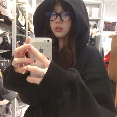 四个女人的故事 封面
